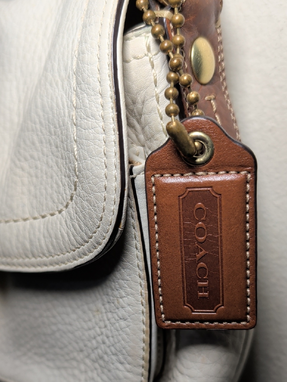 Coach Soho Flap Bag in Cream Pebbled Leather Brown Handle Brass Hardware Y2K - Picture 3 of 12